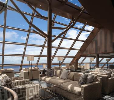 NCL Norwegian Bliss Horizon Lounge ©Norwegian Cruise Line.jpg